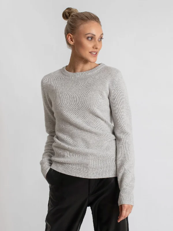 Statement Knit TopsCashmere sweater "Saga" - light grey