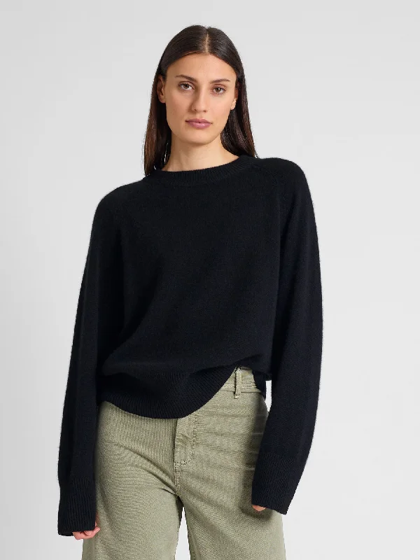 Asymmetrical Knit TopsCashmere sweater "Signy" - black