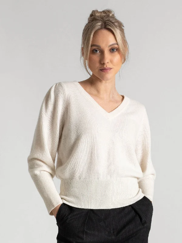 Graphic Knit TopsCashmere sweater  "Swan" - white